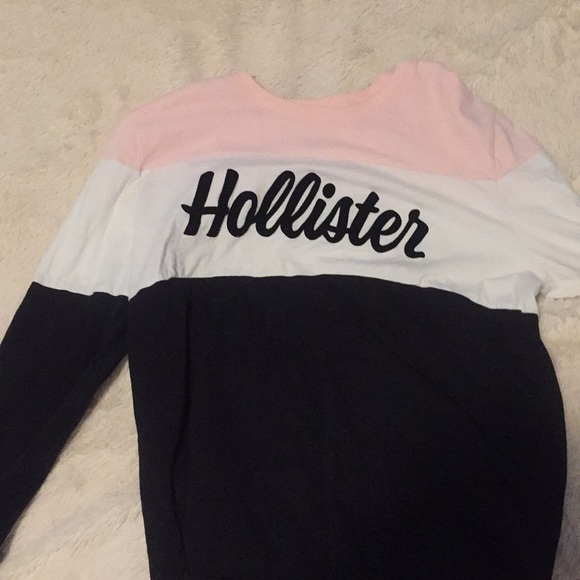 Women's Hollister Block Logo Graphic Tee - Picture 1 of 4